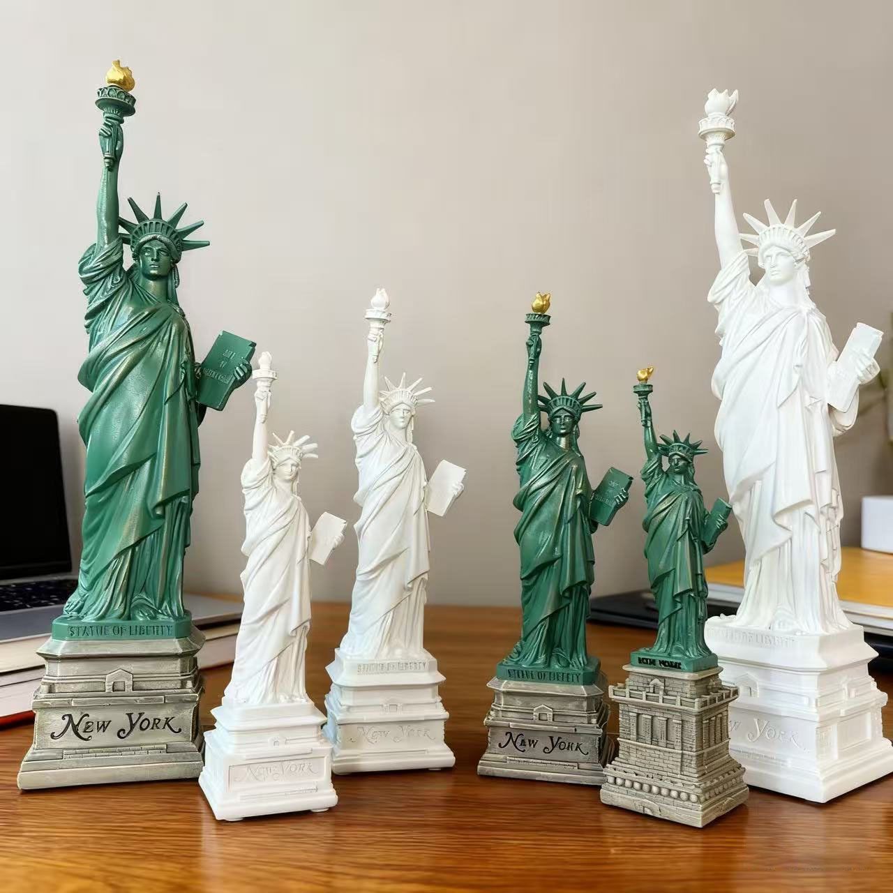 Statue of Liberty Model Desk A - Travel Accessories New York avaliação e preço