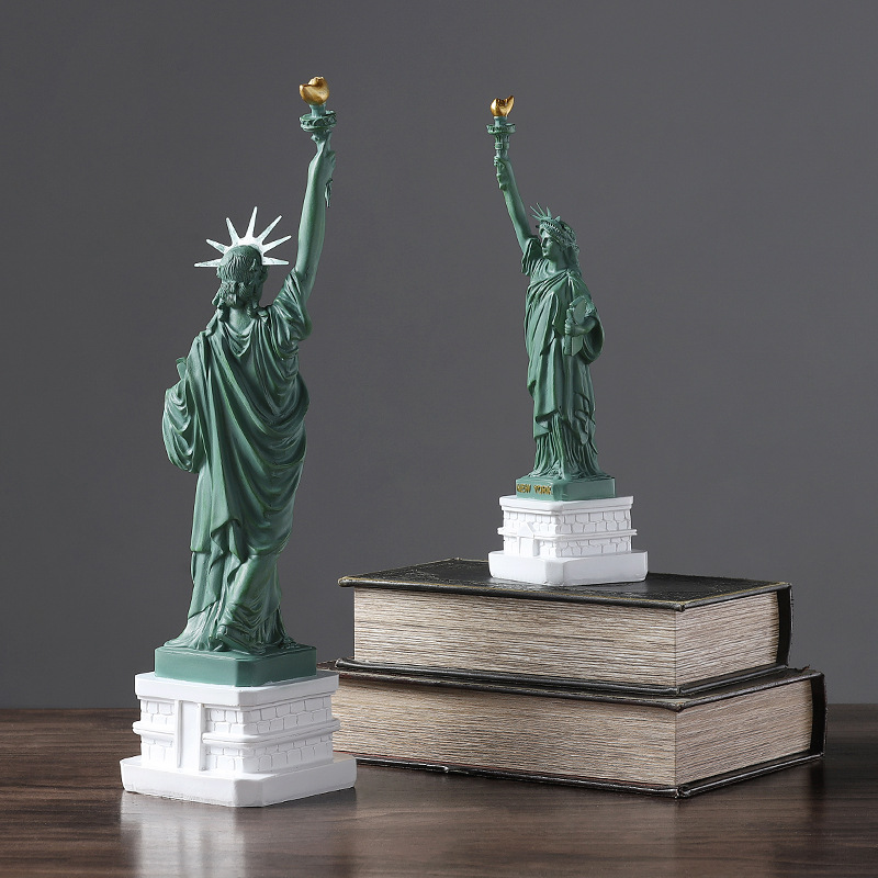 Statue of Liberty Model Office - Travel Accessories New York avaliação e preço